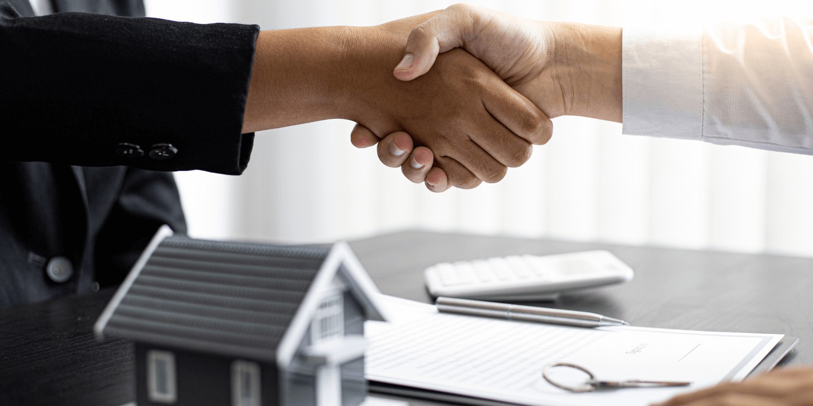 ¿Necesito vender primero para entonces poder comprar?